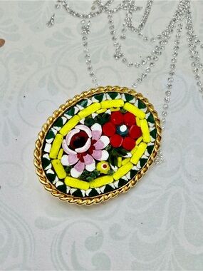 🐈‍⬛🐈‍⬛50%off Vintage  Floral Mosaic Oval Brooch in Yellow, Pink & Red #mo169